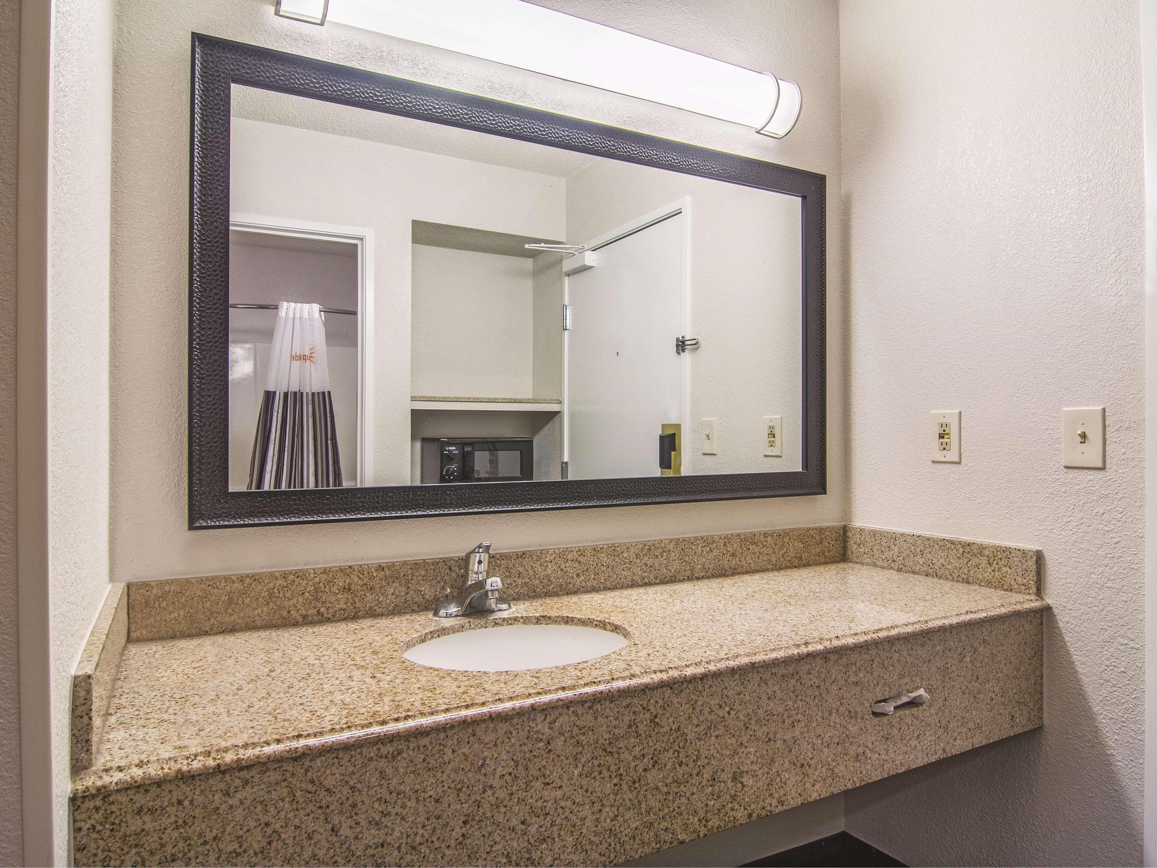 Hotel Wingate By Wyndham Brunswick Ga I-95 Extérieur photo